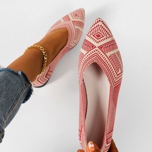Stylish Pointed Toe Flats